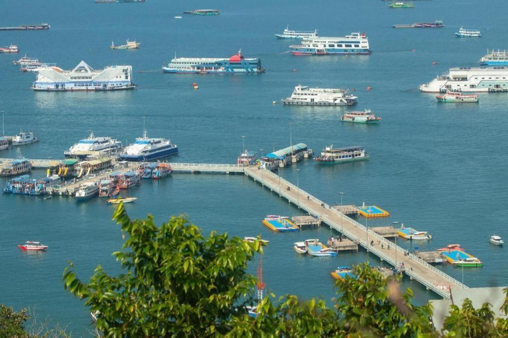 P.72 Hotel Pattaya Esterno foto