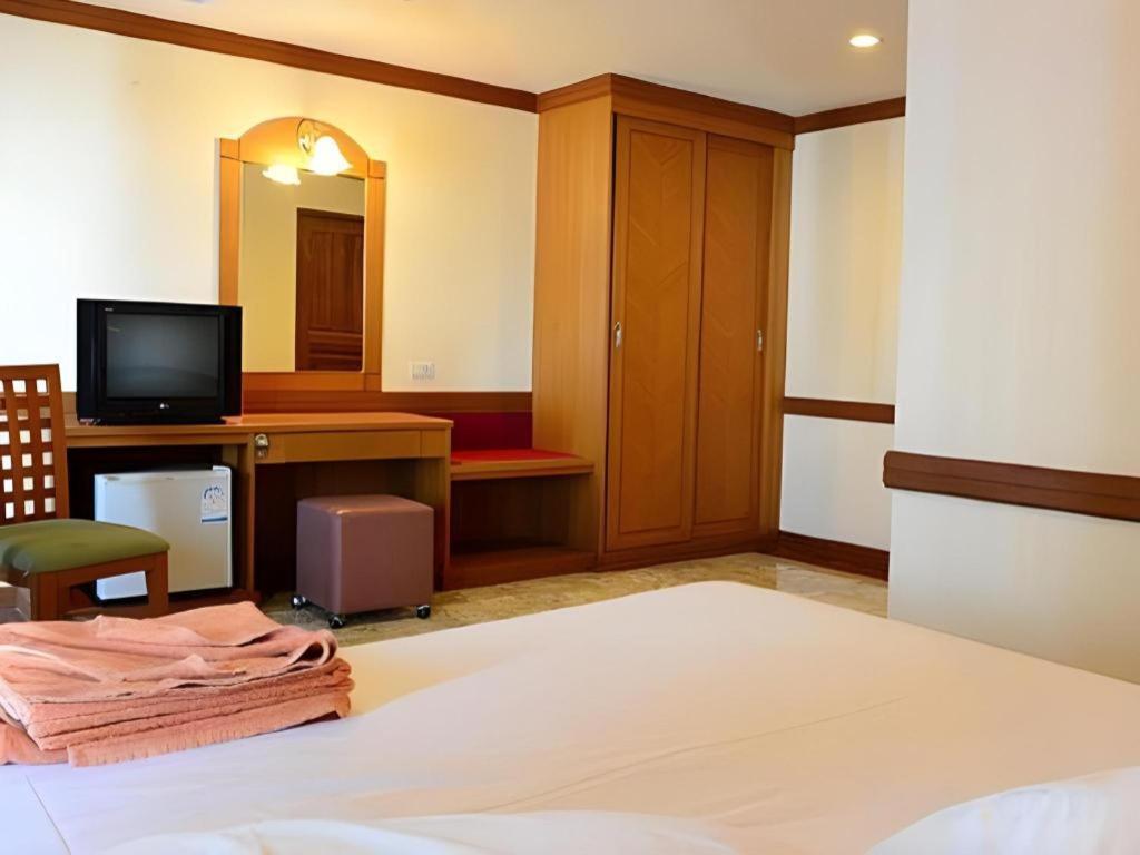P.72 Hotel Pattaya Esterno foto