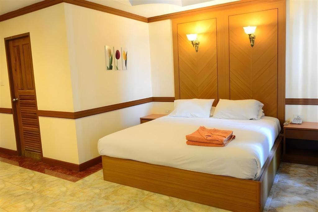 P.72 Hotel Pattaya Esterno foto