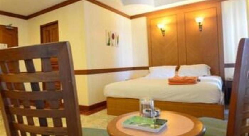 P.72 Hotel Pattaya Esterno foto