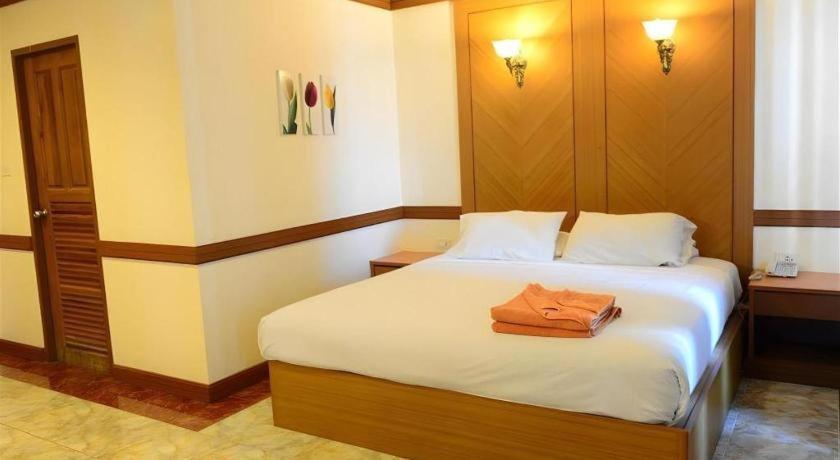 P.72 Hotel Pattaya Esterno foto
