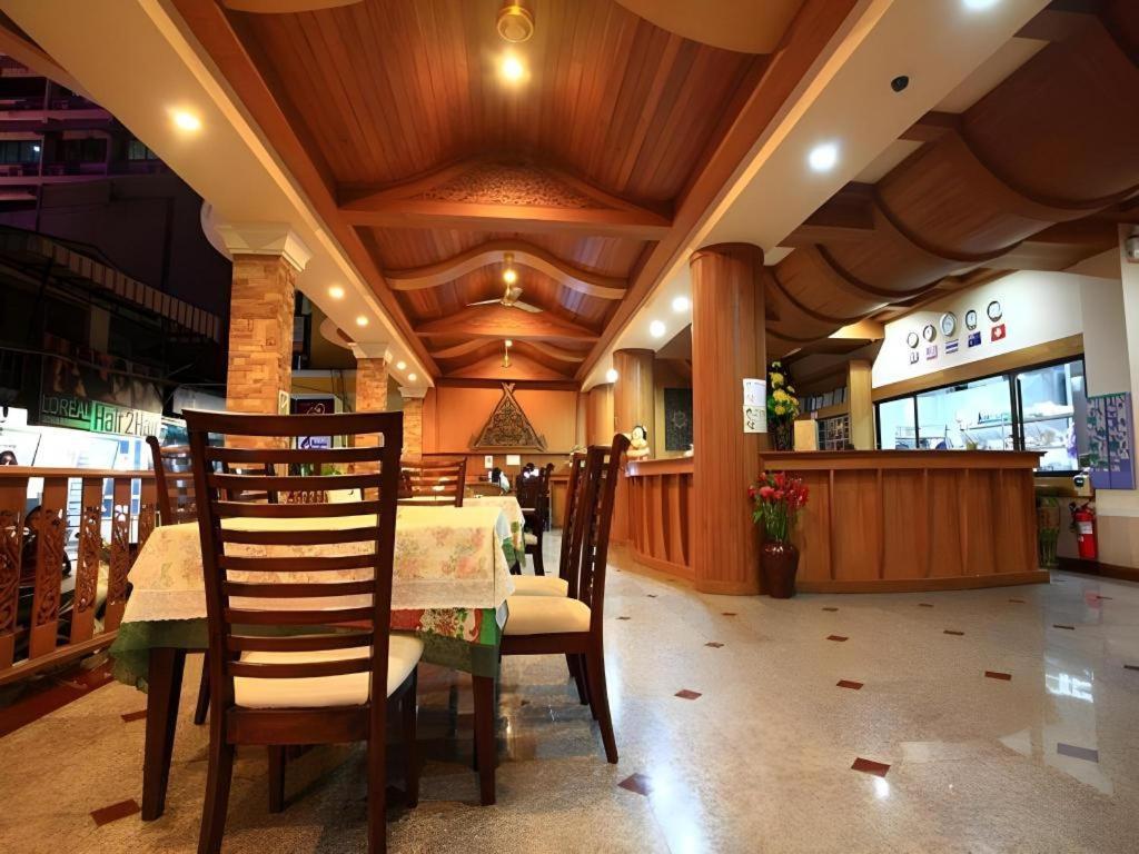 P.72 Hotel Pattaya Esterno foto